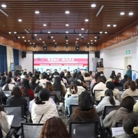 �����л�ɽ�������кý�ʦ�Ŷӡ���ԣ������չ�����ͽ̻