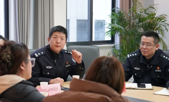 ����������չ�������ػ������С��